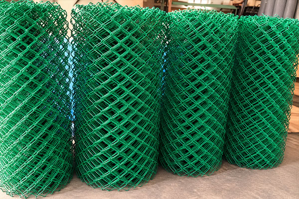Chinlink coloured Manufacturers in Pune